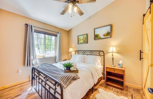 Cabin in Eleven Mile Village with Patio and Gas Grill! - Foto 13