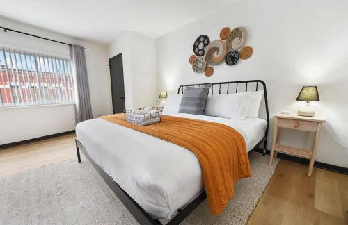 HostWise Stays - Butler St, Off-Street Parking, Brand New! - Foto 2