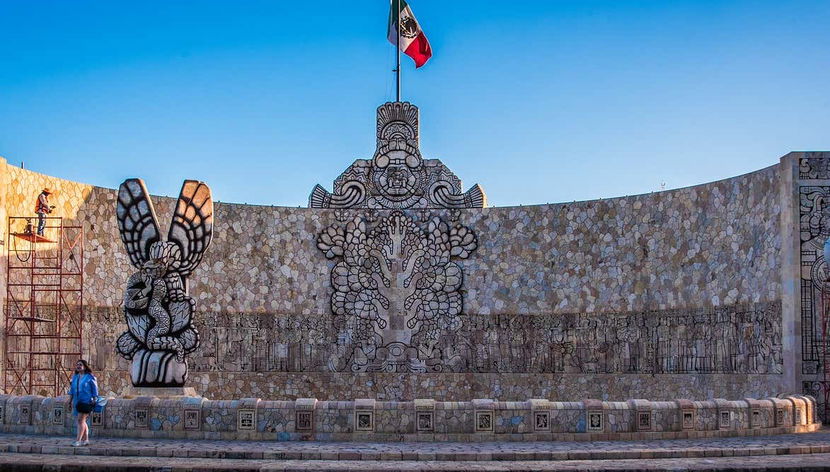 Détails du Monumento a la Patria