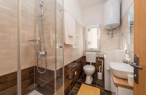 Villa Petra s bazenom, roštiljem i parkingom - Foto 31