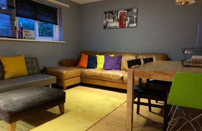 New Cross Mews 4 Bedroom 2 Bathrooms Fast Wifi Parking Sleeps up to 12 - Photo 22