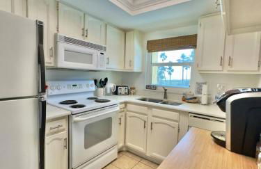 Beachfront with heated pool, 60 seconds to beach - Foto 21