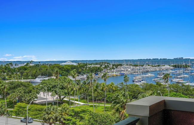 Serene Cozy Retreat with Balcony - Foto 37