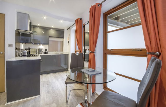 Reubens Court and City Apartments - Photo 6