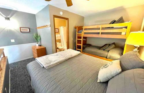 Ski in Ski out Top Floor Condo with Pools, Hot tub and more - Foto 13