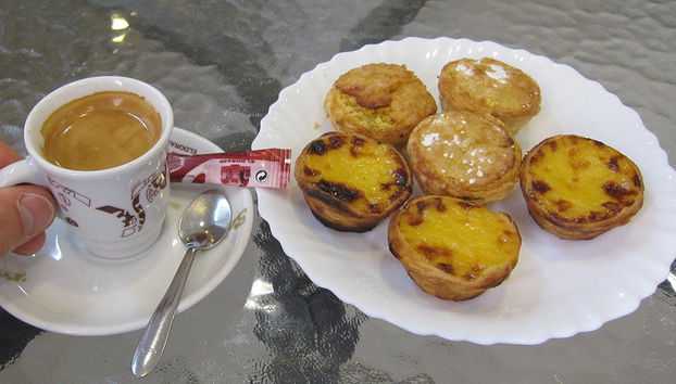 Full Lisbon Experience with Seafood Lunch - Half-Day Walking Tour - Photo 2