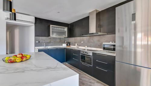 Luxury apartment city center - Photo 3