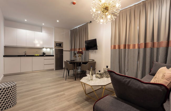 BIBO SUITES PLAZA NUEVA - Photo 30