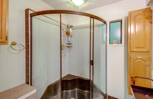 Steps to Beach Scenic Escape in Port Orchard! - Foto 19