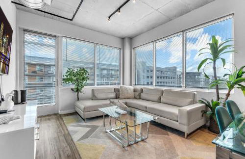 Chic 2BR Getaway Walk to Breweries and Art Walk - Photo 29