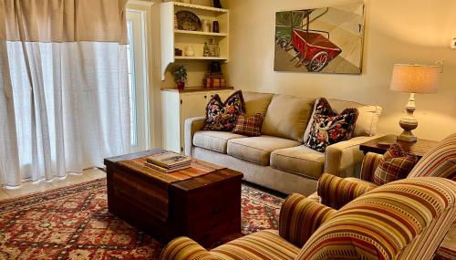 Birmingham House - Updated and Spacious - Photo 4