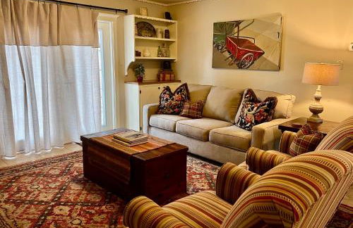 Birmingham House - Updated and Spacious - Photo 4