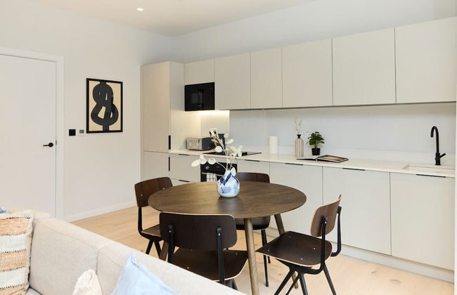 The Brondesbury Quarters - Modern 2bdr Flat With Balcony + Parking - Foto 11