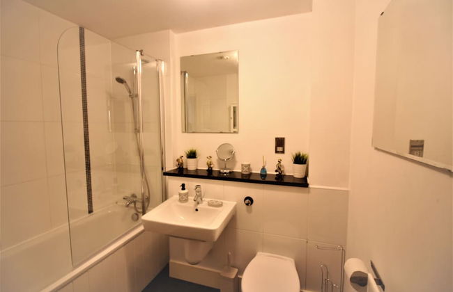 Solace Apartment Milton Keynes - Photo 24