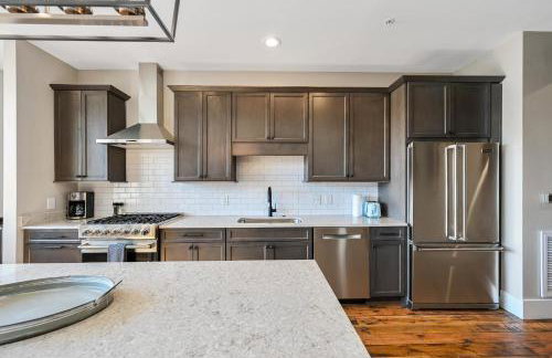 Downtown Condo with Two Ensuite Kings - Foto 13