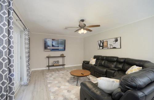 *The Governor's Mansion* Close to Downtown - Photo 23