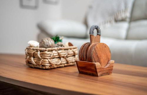 Tranquil Light-Filled Retreat 3BR Ranch - Photo 4