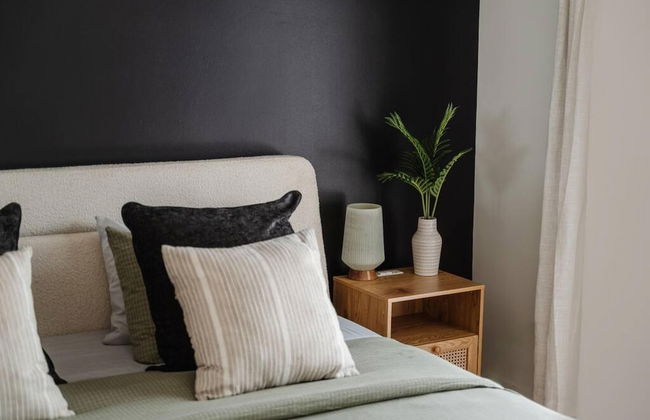 Hollywood Hills Sunset Strip Home w Hottub - Photo 27