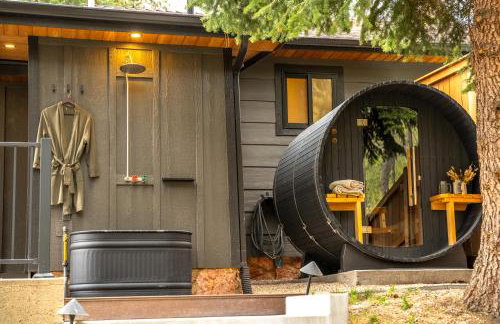 Serene Riverside Retreat with Sauna, Hot Tub, Fire Pit by Forest & Peak Retreats - Foto 29