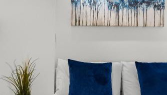 Substantial 5 bedroom townhouse with disabled access apartment, private off road parking space with EV point from 15th April 26, jaccuzi bath, Netflix and Wifi, near Argyle, boutique shops eateries and pubs - Foto 3