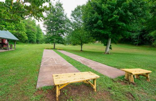 Hot Tub, Fire Pit and Lake Access! Almond Cabin - Foto 36