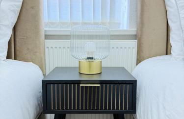 NEW refurbished Luxurious home with great transport links - Foto 46