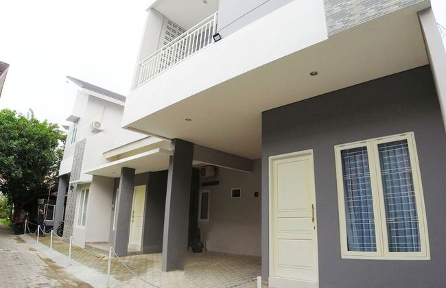 Omah Bondi Family Homestay by FH Stay - Foto 27