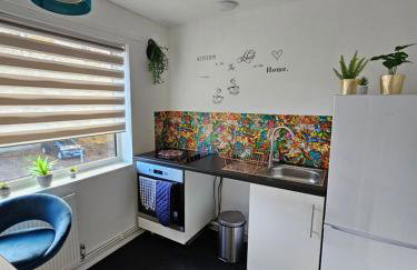 Large Stylish 2 Bedroom Apartment Stevenage Sleep 6 - Foto 16