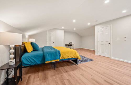 Spacious House with King Beds in Prime Location - Foto 19