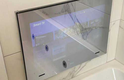 Luxury 3-Bed House-Jaquzzi Bath-Private Parking- suitable for contractors - Foto 15