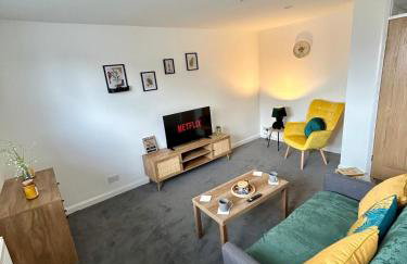 Charming 2 bedroom flat in Basingstoke centre - Foto 1