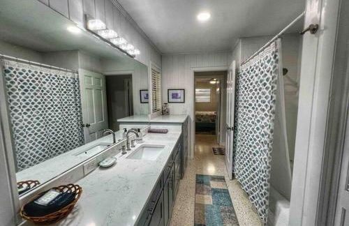 Cute Cottage with 3 min walk to beach with bikes! - Foto 14