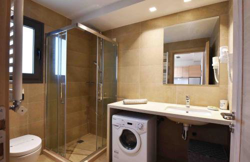 MIRAMARE LUXURY APARTMENTS - Photo 3