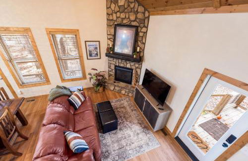 Stone's Throw Bungalow-- Hot Tub, Modern & Updated, Sleeps 2 - Foto 43