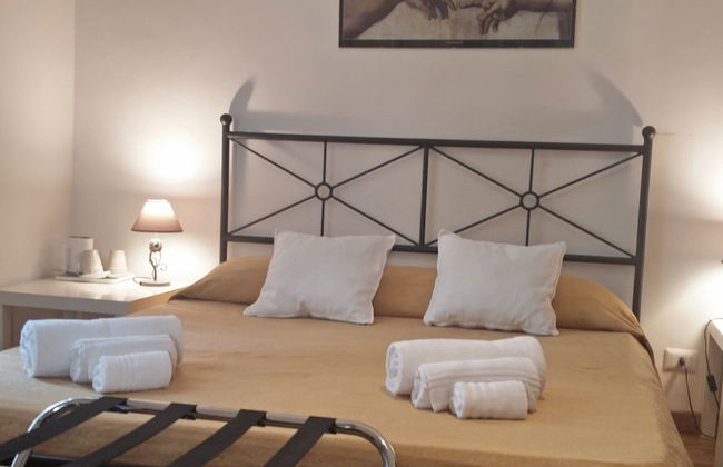 Rome Center Rooms - Photo 10