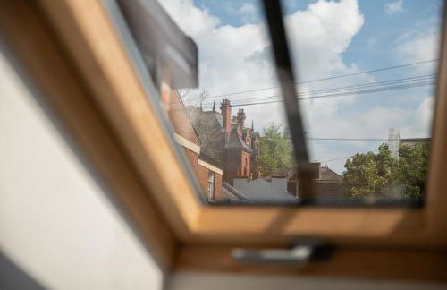 Luxury 4BDR House By Torr Property Group Short Lets & Serviced Accommodation With Free Gated Secure Parking & Private Patio Garden Liverpool - Foto 67