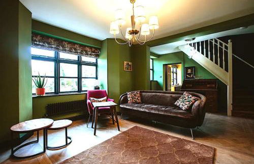 Beautiful 5 bedroom house with hot tub & fire pit - Foto 23