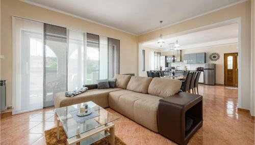 5 Bedroom Nice Home In Karojba - Foto 3