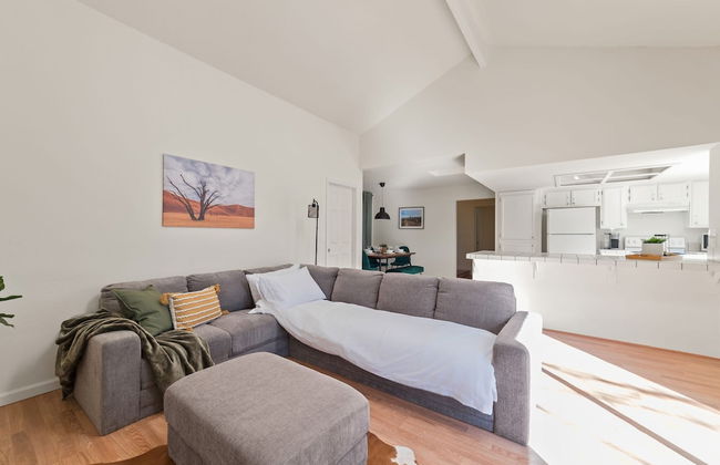 Delightful 4BR Home Nr Downtown Reno w Fireplace - Foto 35