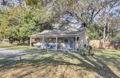 Walk to Beach Waveland Retreat with Yard! - Foto 23