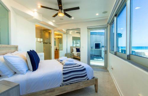 Ocean view, two-level condo with stunning view, decks, fast WiFi & fireplace - Foto 16