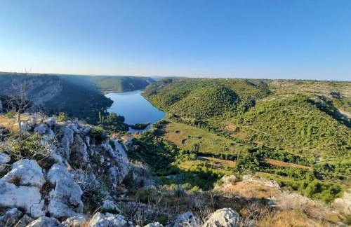 Villa Stone Medal - Photo 78