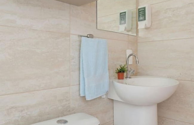 Loft Origin Guarda Beach With Balcony & AC - Photo 11