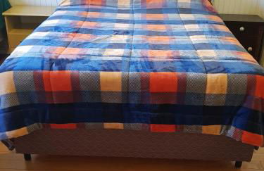 CASA FULL, CENTRO, 130m quadrados, 9 Pessoas, Wi-Fi, 3 Qtos, Churrasqueira e Apetrechos, Cozinha-Sala Integrados, 2 Banheiros, Varanda e Jardim, Garagem Coberta, Estac Interno 3 Carros, Lareira de Alta Performance e Fogão de Ferro, Área nos Fundos - Foto 27