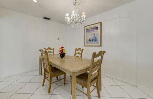 Canal-Front Gem with Pool 3 Mi to Hard Rock Stadium - Foto 9