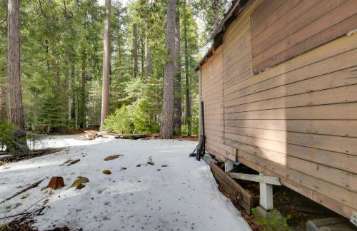 Walk to Trails and Butte Creek Cozy Retreat with Deck - Foto 21