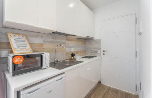 Céntrico Ático con Terraza Privada - Foto 6