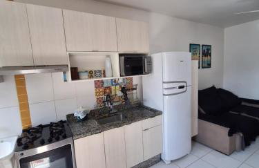 APTO PERTINHO DA PRAIA Internet 500mb e 3 Tvs 2 Quartos TV a cabo Estacionamento Tudo Perto - Foto 61