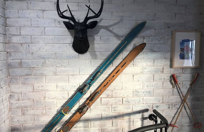 24 Hotham 3 Bedroom Renovated Apartment - Photo 12