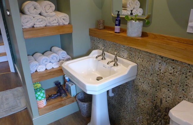 Royal Oak Retreat 2-bed - Sleeps 6 & Pet Friendly - Foto 16